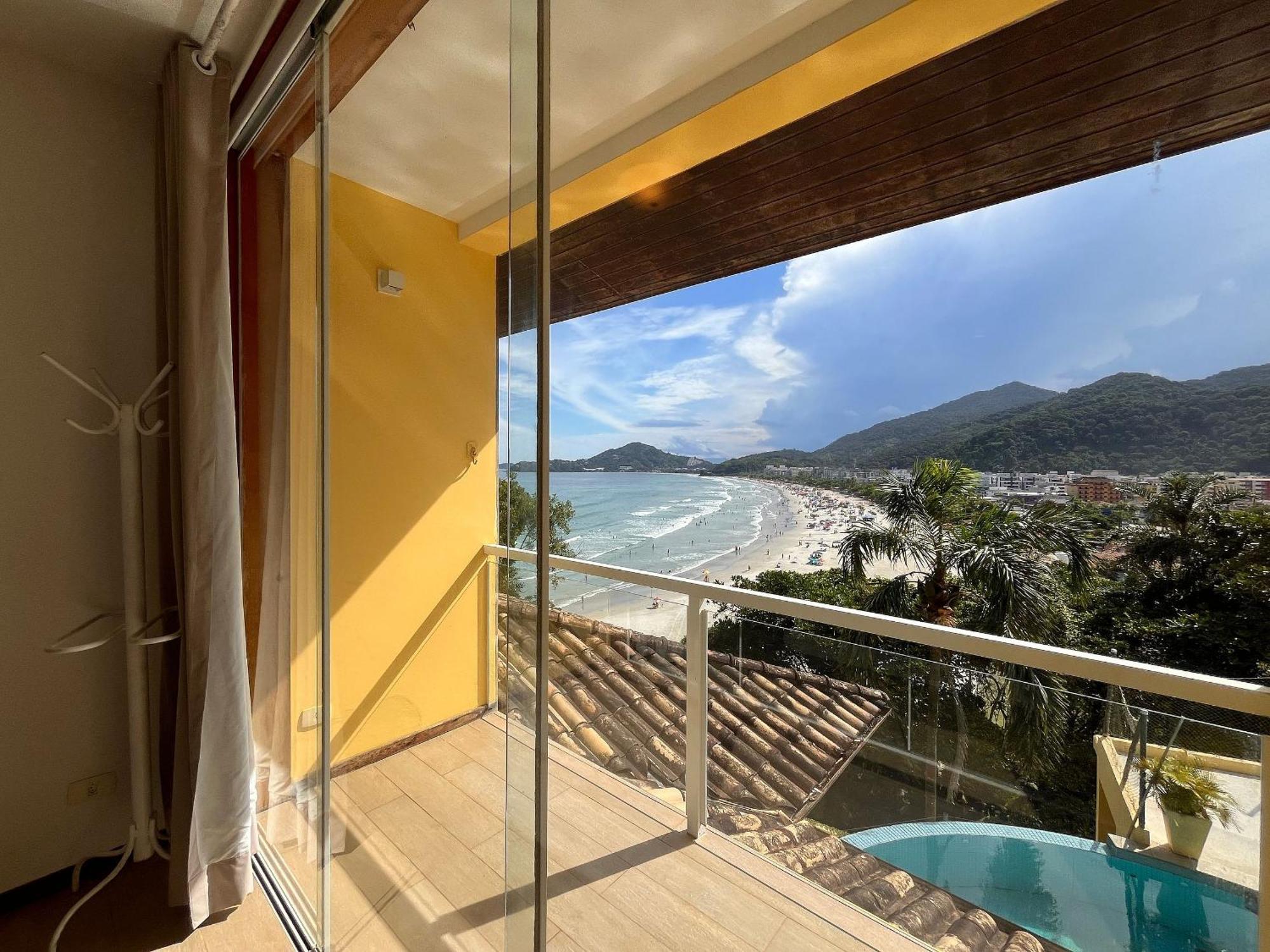 Refugio Confortavel Com Piscina De Borda Infinita E Vista Incrivel Da Grande Casa de férias